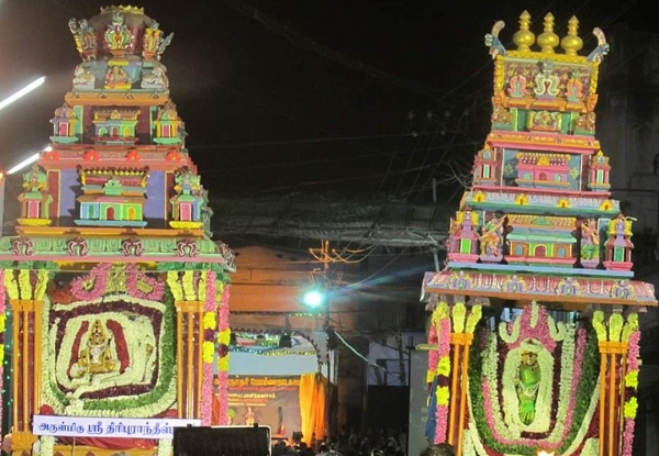 The adorned car of Palayamkottai Sivan temple with the deity taken out on a grand procession.