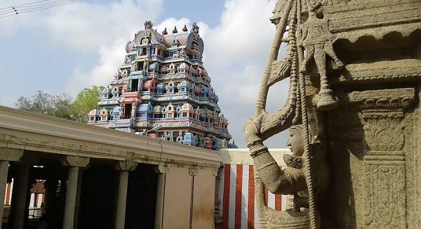 A view of Srivaigundam Vaikundanathar temple gopuram and scupltures