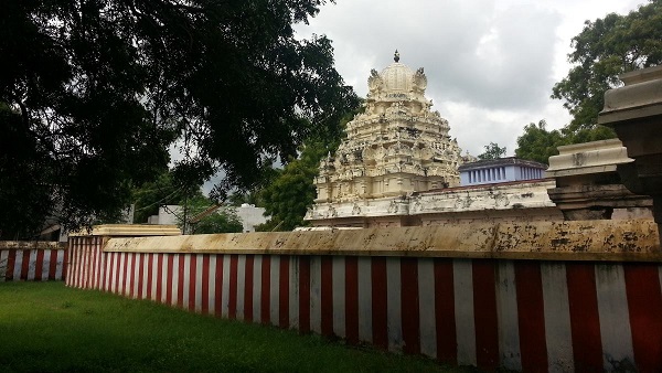 Side view of Thenthiruperai temple.