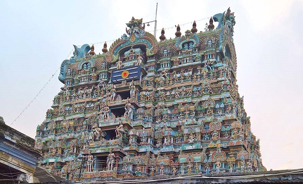 A closeup view of colourful Nellaiappar temple gopuram