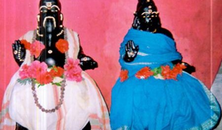 Black idols of agathiyar and ammai.