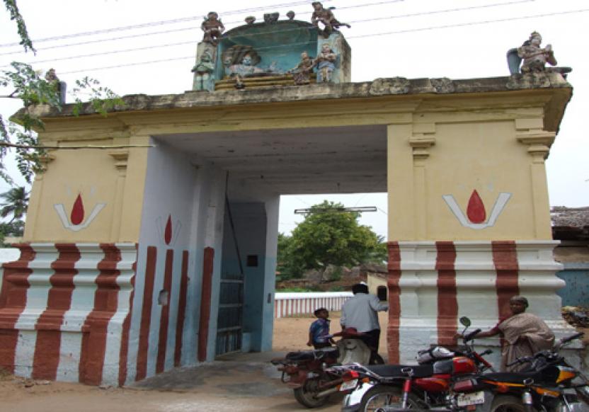 Front view of gajendra perumal temple.