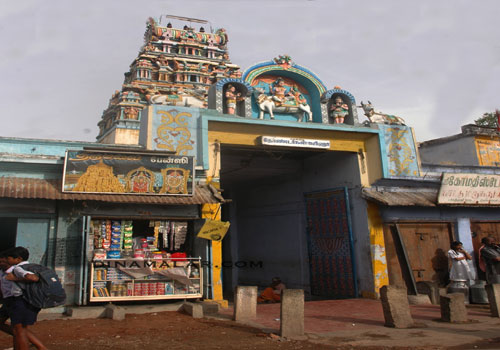 Front view of thondarkal nainar temple.