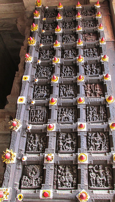 Beautifully carved Veeravanallur Bhoominathar temple door.