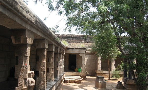 View of inner premises of the Thiruvenkadar Sivan temple