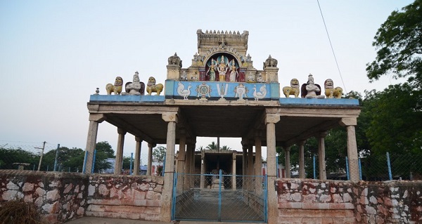 Front view of vittaleswar sannathi in Vittalapuram temple