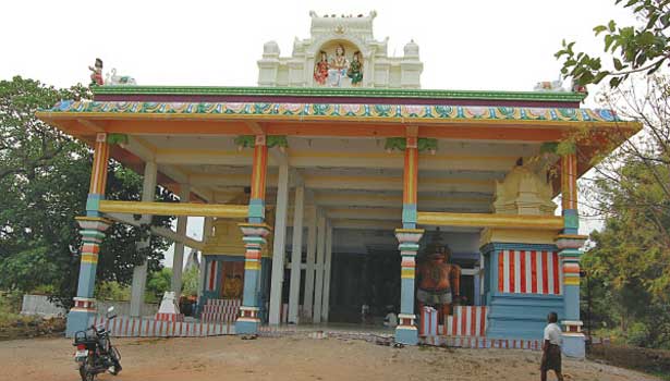 Front view of sundarapandiya saastha temple.